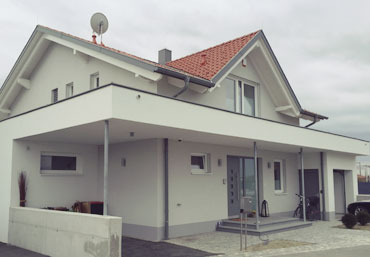 Haus mit Satteldach: Rückseite